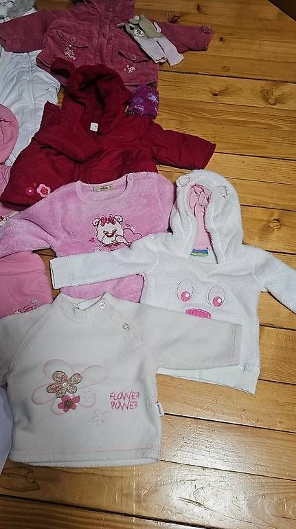 Lotti & Set di vestiti: Kleiderpaket Grösse 74 Mädchen (10Stk) – Usato da Grosswangen venduto da Glod 1
