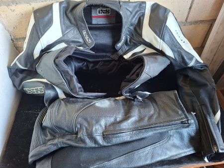 IXS Motorradjacke und Hose. Leder.  gebraucht.Grösse 50