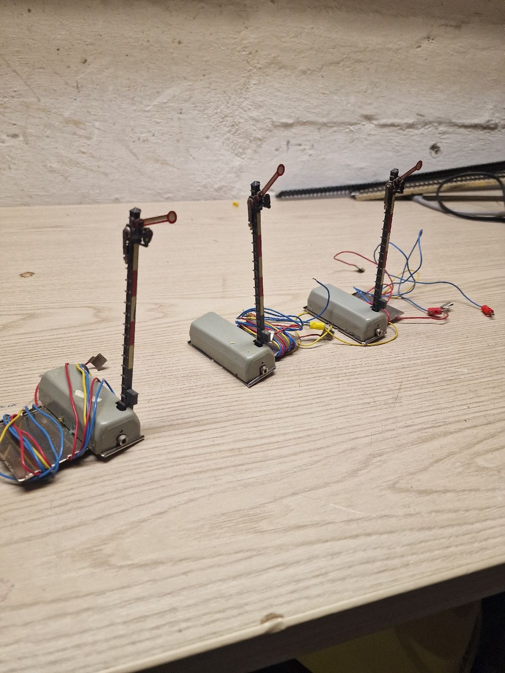 Märklin Modellini di ferrovie: 3x Modell Bahnsignale HO Märklin, gebraucht, – Usato da Herzogenbuchsee venduto da ioa_zcm6