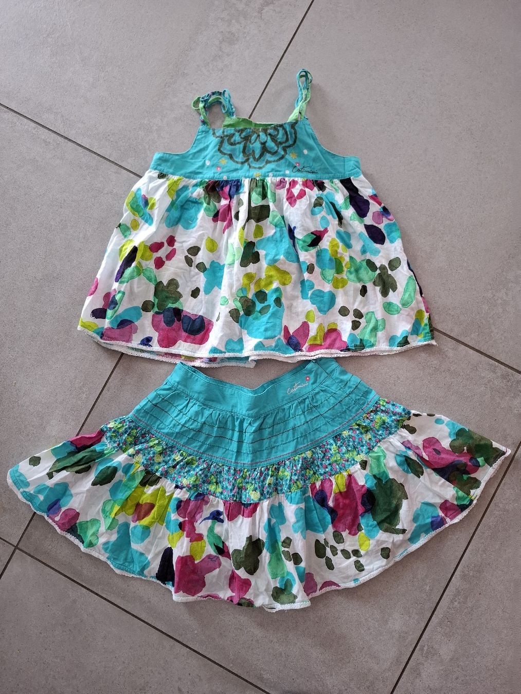 Catimini Lotti & Set di vestiti: ensemble Catimini,  jupe 10 ans. haut 8 ans – Nuovo (secondo la descrizione) da Tramelan venduto da yok-yok