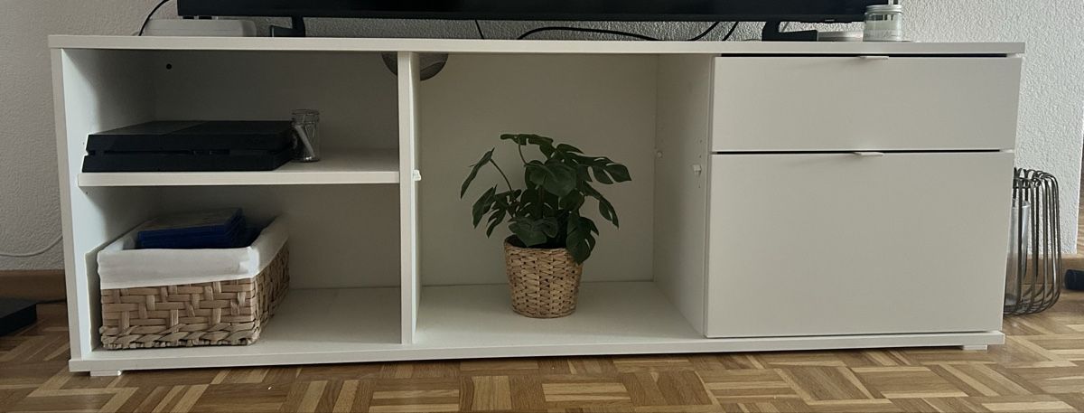 Ikea Mobili TV: Weisses Tv-Möbel / Lowboard mit Schubladen – Usato da Belp venduto da laracardo
