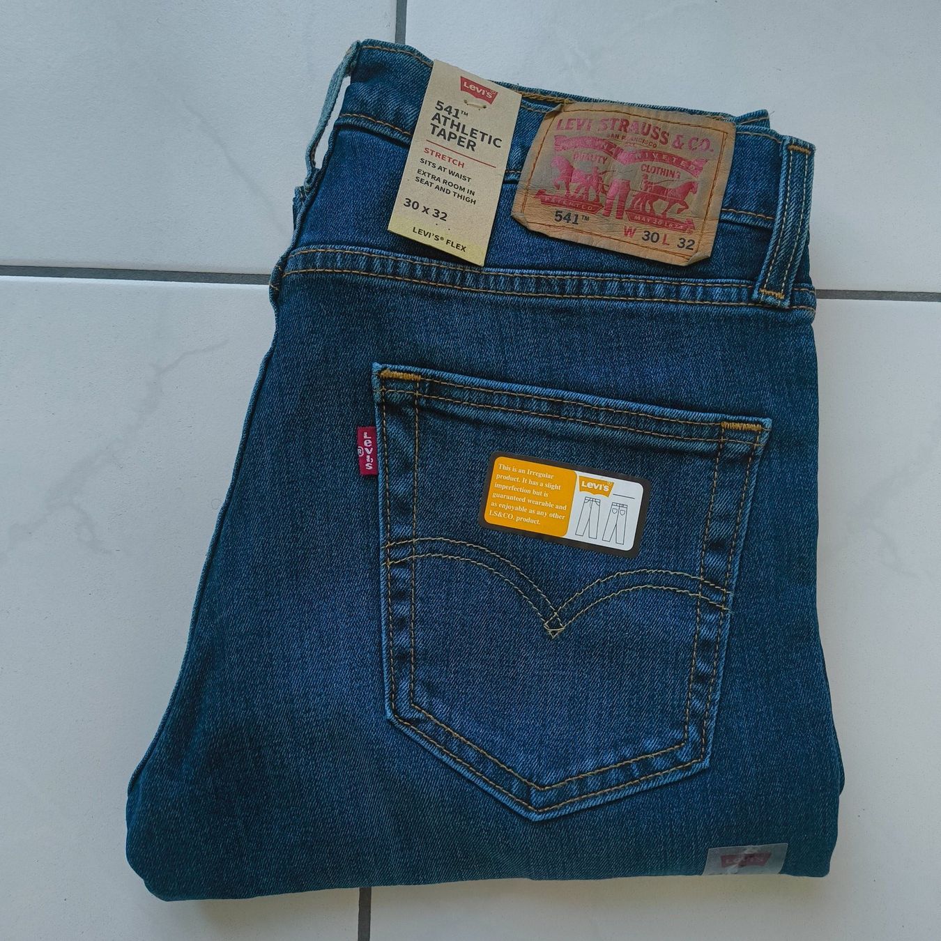 Levi's Jeans: Levis  541 Jeans W 30 – Nuovo (secondo la descrizione) da Uitikon Waldegg venduto da PJLS1