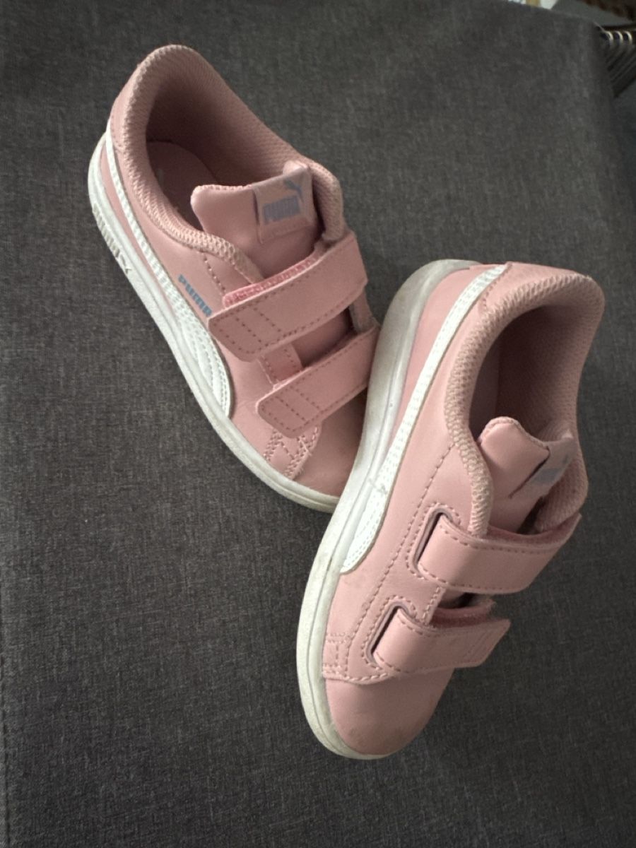 Scarpe per ragazze: Puma Mädchen Sneakers Gr. 27 – Usato da Zürich venduto da Petrui 1