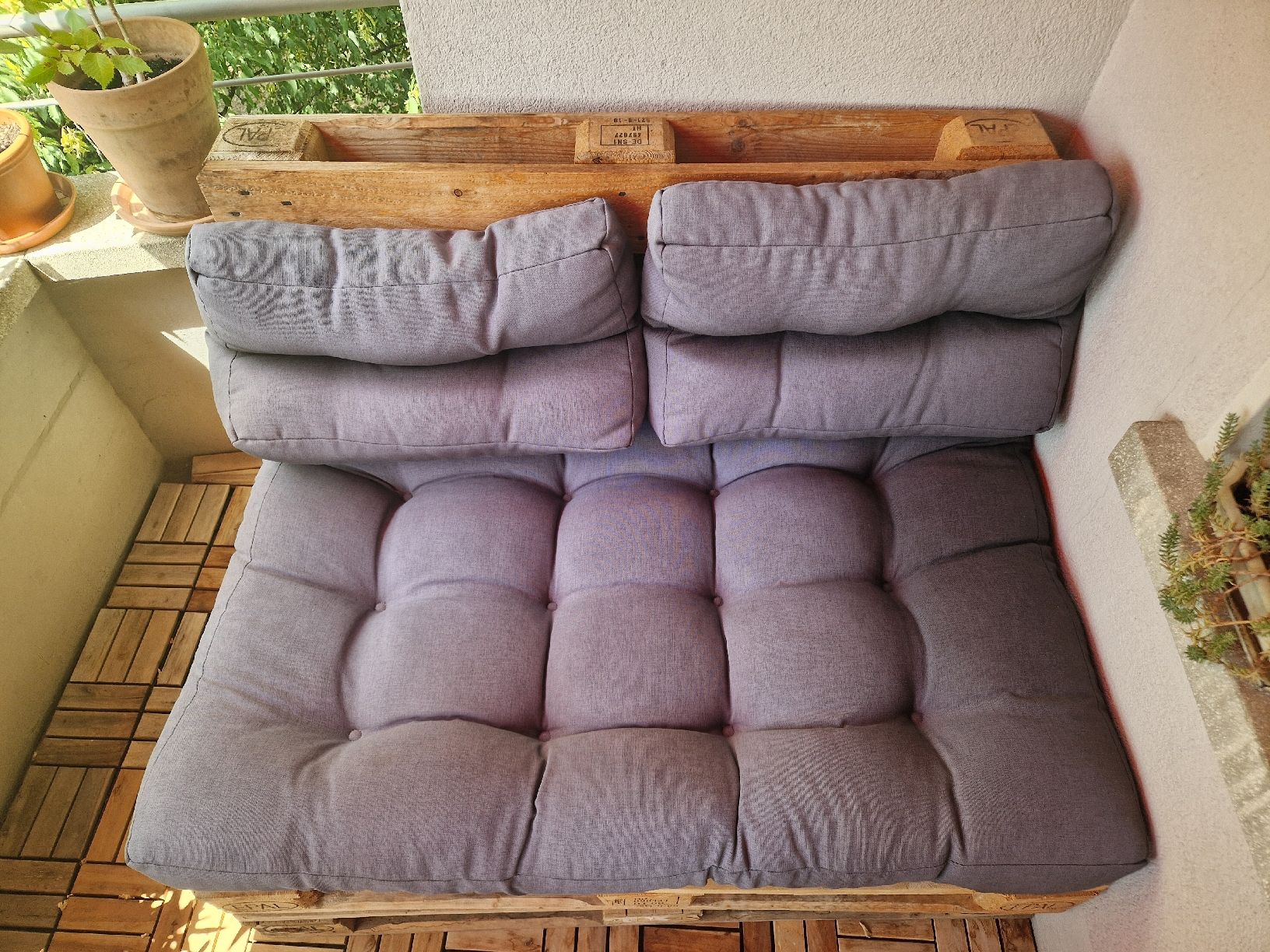 Pallets: Palettensofa / Sitzmöbel Balkon – Usato da Bern venduto da hugentobleroune 2