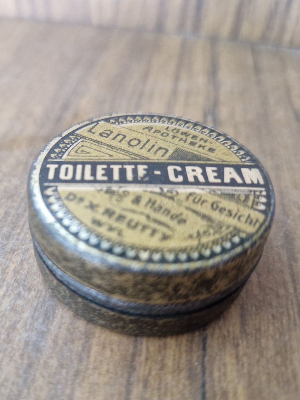Pots: Antike Blechdose Toilette Cream Lanolin – D'occasion à Mörschwil par antiksalon