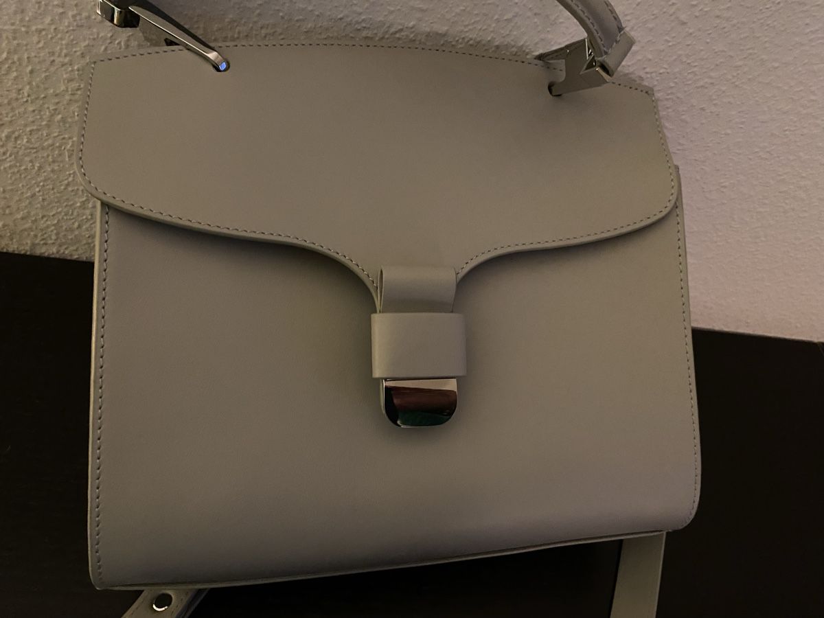 Coccinelle Borse da donna: Handtasche – Nuovo (secondo la descrizione) da St.Gallen venduto da Design04