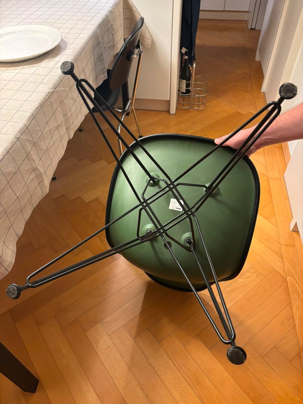 Vitra Stühle: Eames Plastic Side Chair DSR von VITRA – Gebraucht aus Triboltingen von Lavazza9 3