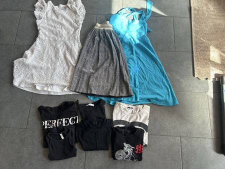 9 Teiliges Mädchen, Kleider-Set Gr. XS- S