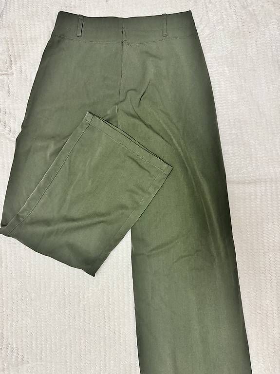 Pantaloni: Bershka Stoffhose  – Usato da Fribourg venduto da hel_7rf2 2