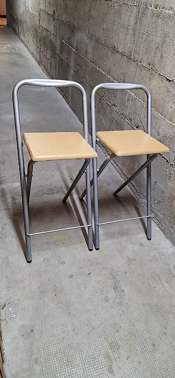 Hochstühle: 2 chaises de bar en bois – Gebraucht aus Meyrin von April73