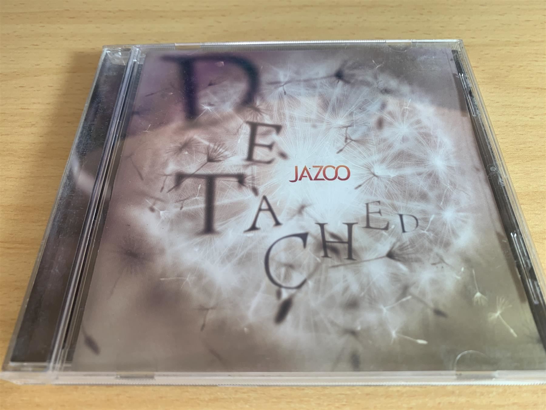 CD: Jazoo – Detached – Usato da Rikon im Tösstal venduto da Alpenmutz