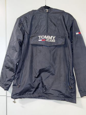 TOMMY JEANS ANORAK IN DUNKELBLAU