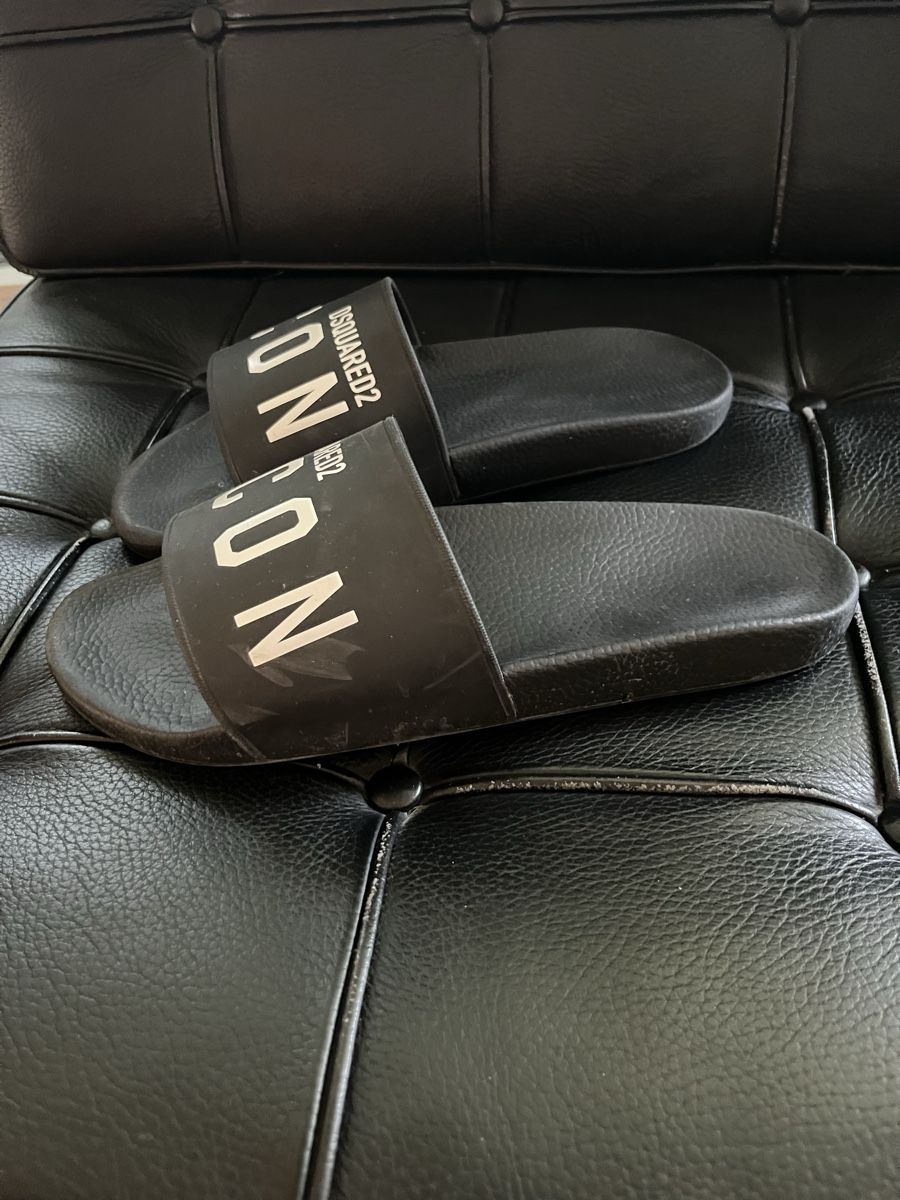 Dsquared2 Scarpe da uomo: Dsquared2 ICON Badeschuhe Gr. 44 – Usato da Arbon venduto da Lakatusch 1
