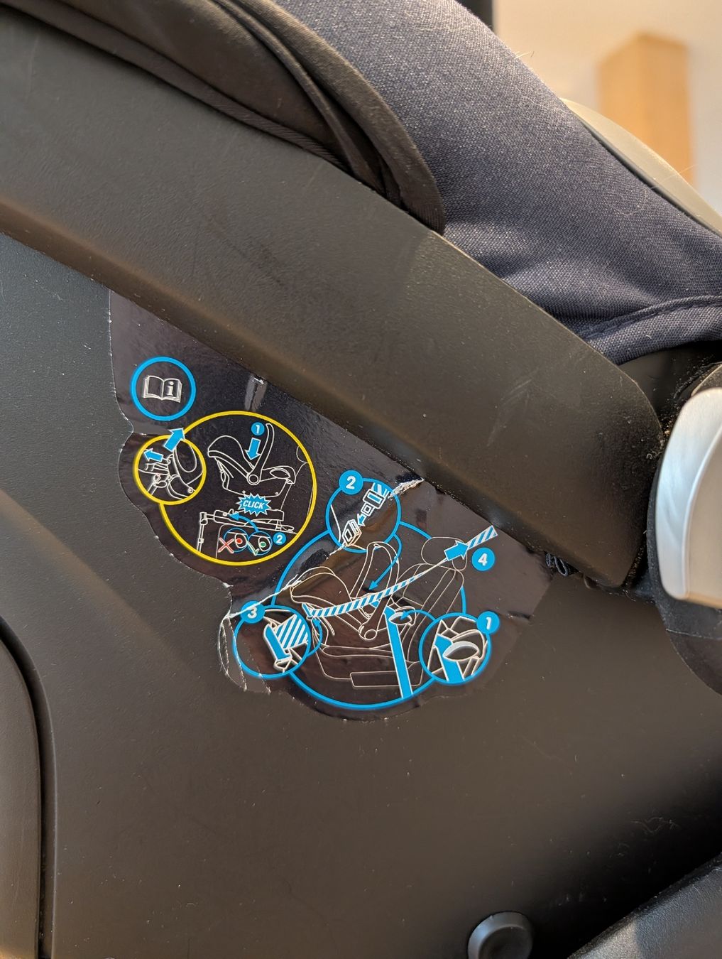 Maxi-Cosi Seggiolini per auto: Maxi-Cosi CabrioFix + Base Isofix – Usato da Kerzers venduto da M1CHELO 6