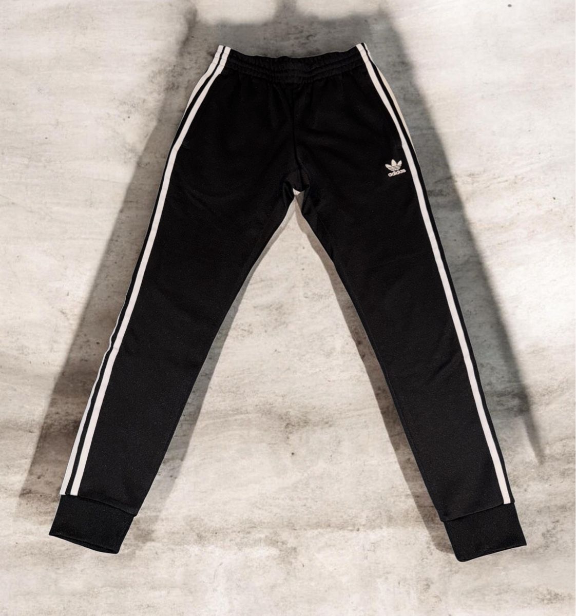 Adidas Pantaloni: Survêtement Adidas Original – Nuovo (secondo la descrizione) da Châtel-St-Denis venduto da Montclair_Swiss 1
