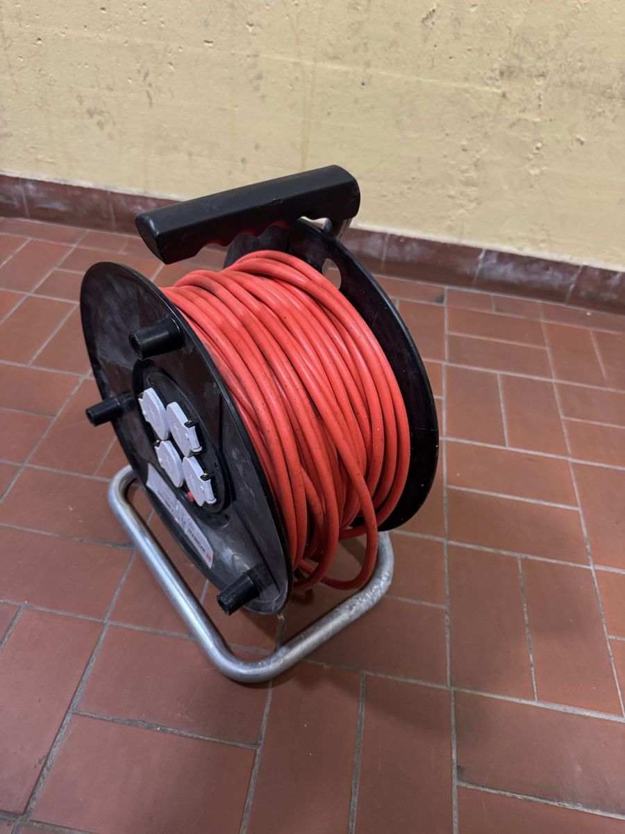 Würth Kabel: Wurth Cable Reel Extension Cord 4 Outlets - 50m – Neu und originalverpackt aus Martigny von ddo_2mcv 3