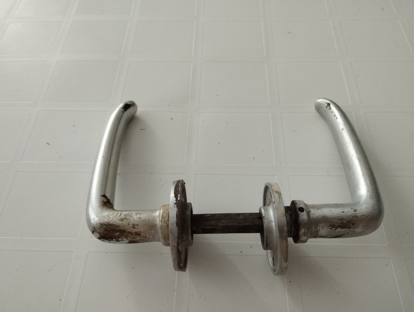 Porte: Türdrücker Garnitur Metall – Usato da Ostermundigen venduto da Dinge1