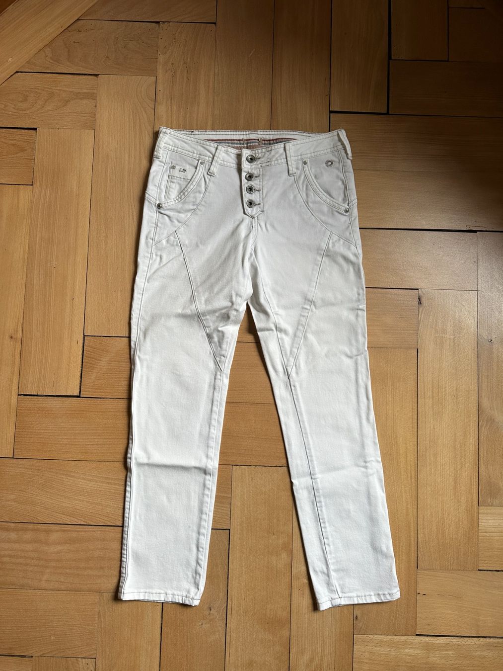Nile Pantalons: NILE - Hose weiss XS – D'occasion à Zürich par Diazaio