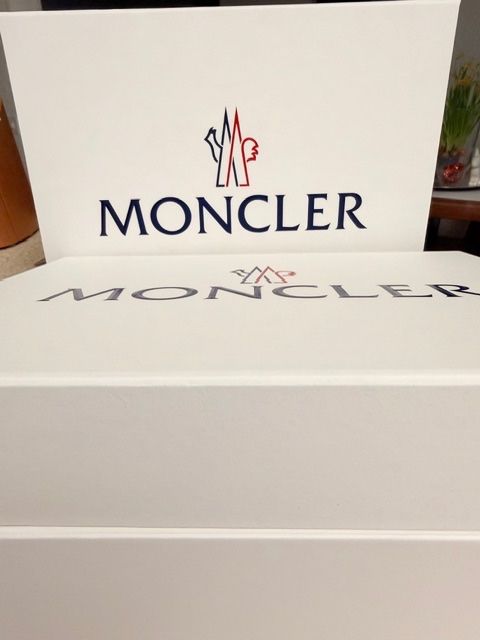 Tutte le decorazioni: 2 Moncler Boxen Neu – Nuovo (secondo la descrizione) da Dübendorf venduto da kerstinbrisbane 4