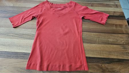 Dehnbares Damenshirt Marke MarcCain, Gr 3 38