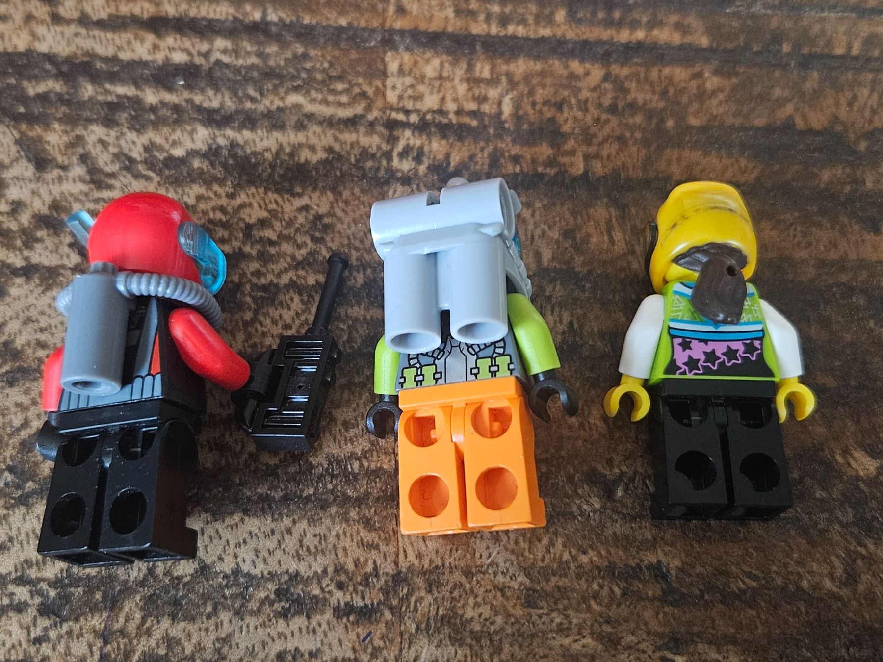 Lego Kit di costruzioni: lego lot de 3 figurines – Usato da Confignon venduto da Ecrofigs 1