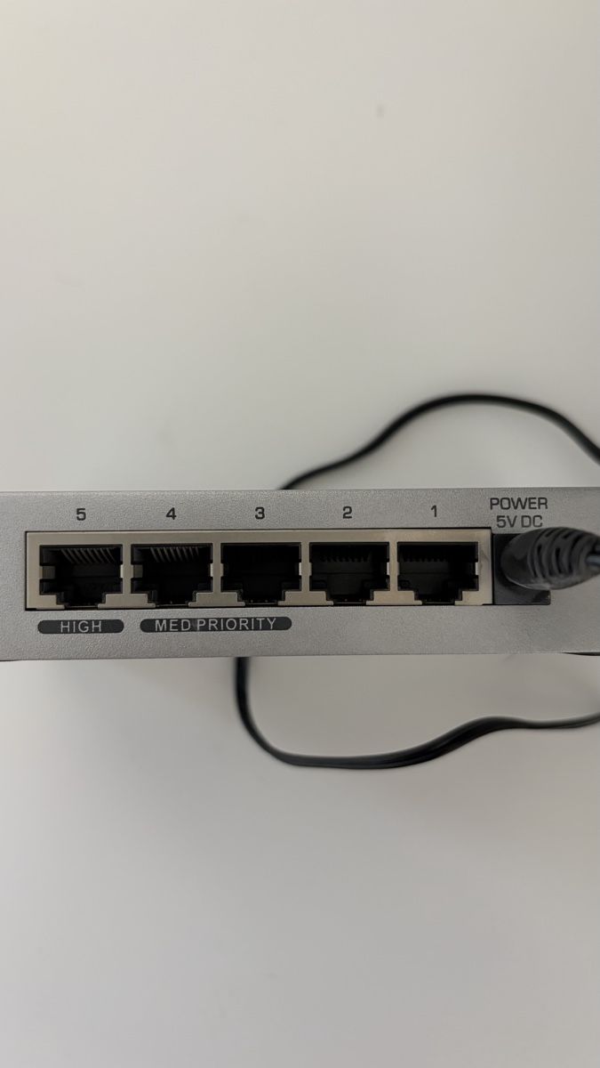 Zyxel Hubs & Switches: Netzwerk Switch – Gebraucht aus Zürich von Insel8 1