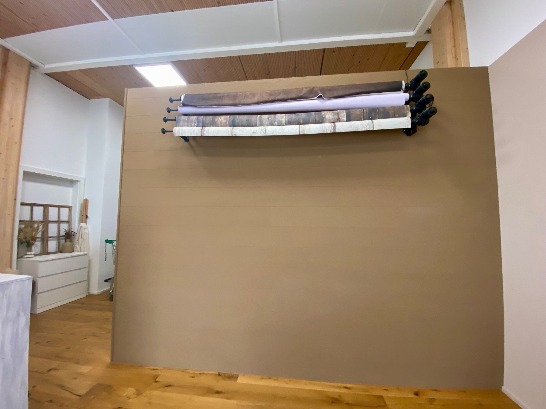 Altri Accessori: Elektrisches Hintergrundsystem – Usato da Einsiedeln venduto da JacquelineST