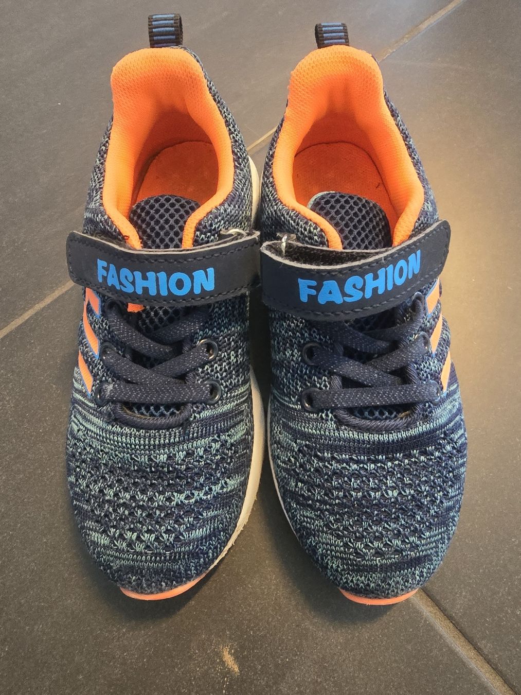 Scarpe per ragazzi: Schuhe gr.30 – Usato da Unterentfelden venduto da Panda-87