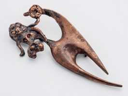 Vintage Pudel Brosche; kupferfarben