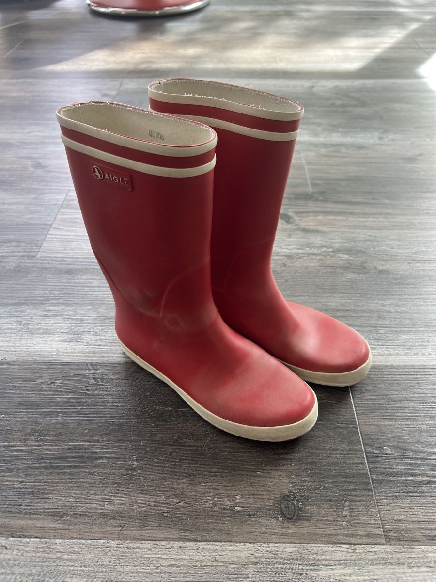 Schuhe für Jungen: Gummistiefel rot Gr35 – Gebraucht aus Langnau am Albis von dodi83