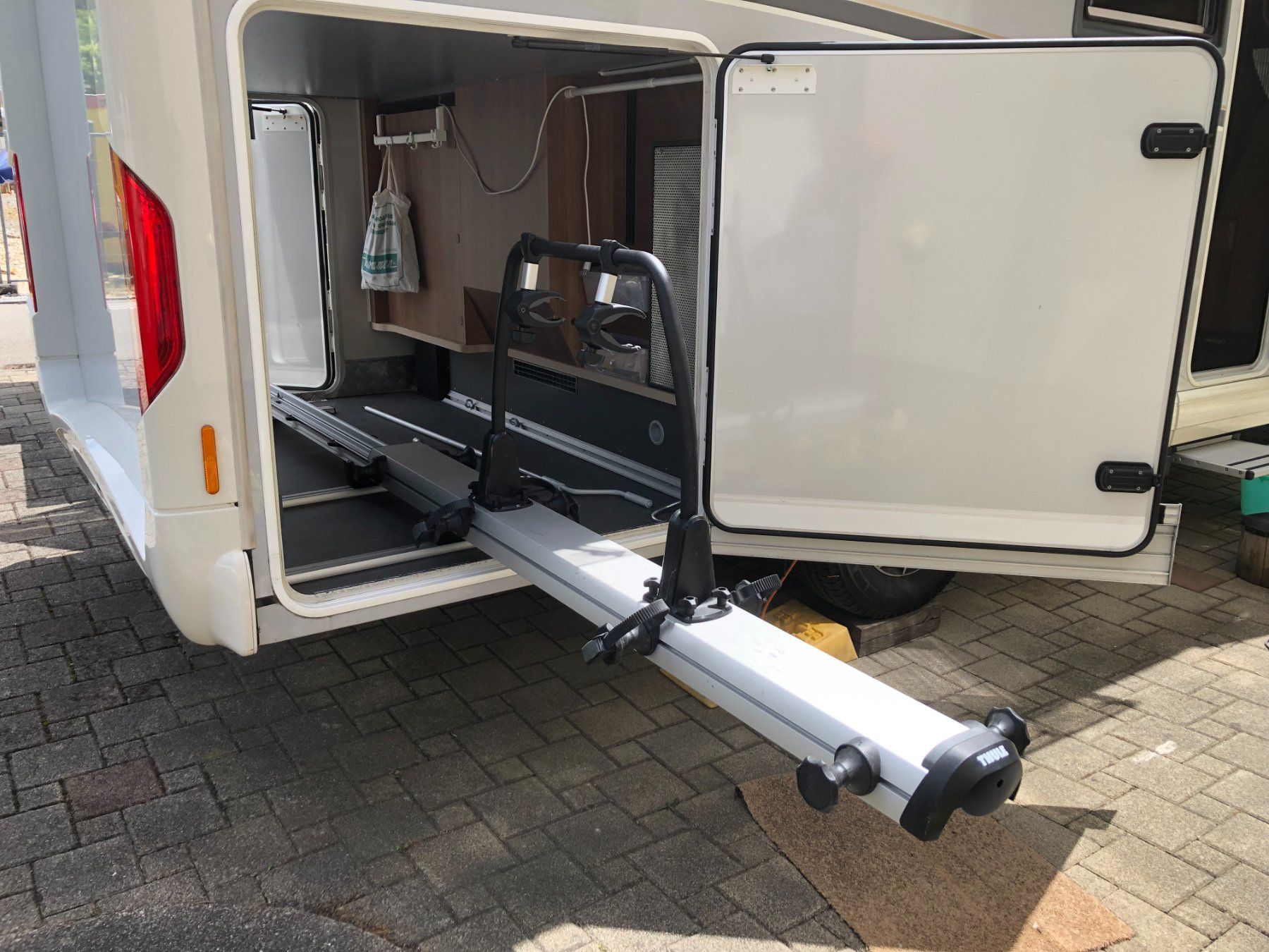Carthago Camping Fahrzeuge: Wohnmobil Carthago c - Tourer T 143 LE – Gebraucht aus Füllinsdorf von Kater46 9