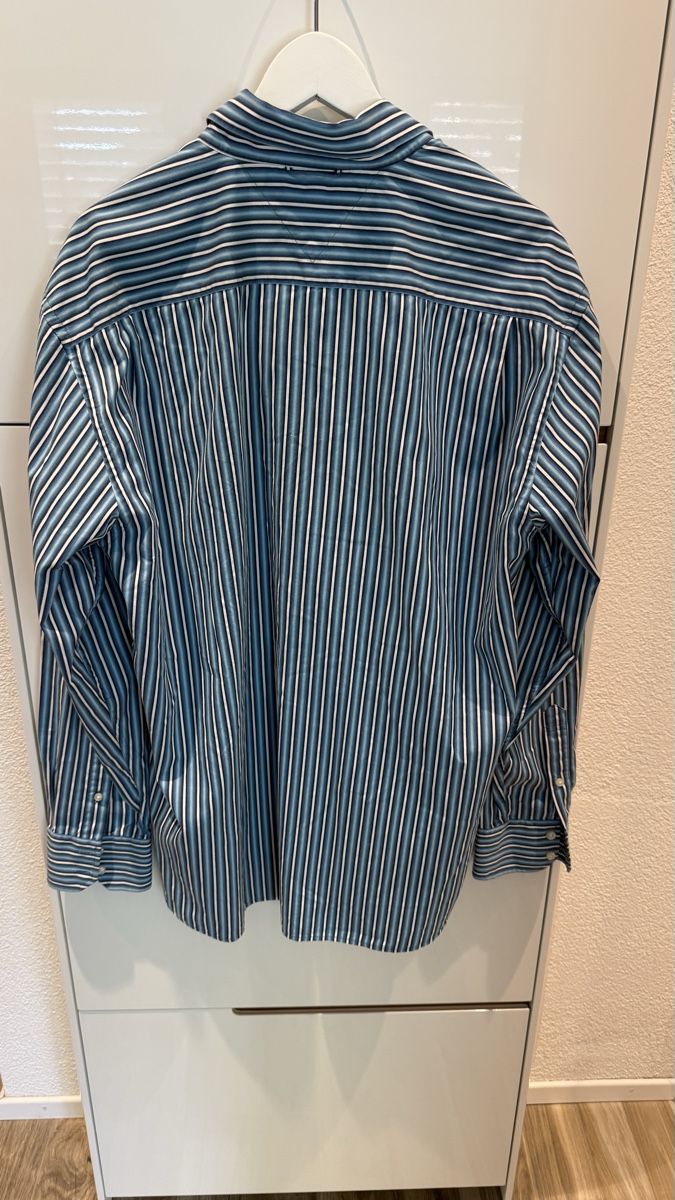 Hemden: Tommy Hilfiger Hemd – Gebraucht aus Wetzikon ZH von KikiZu 1