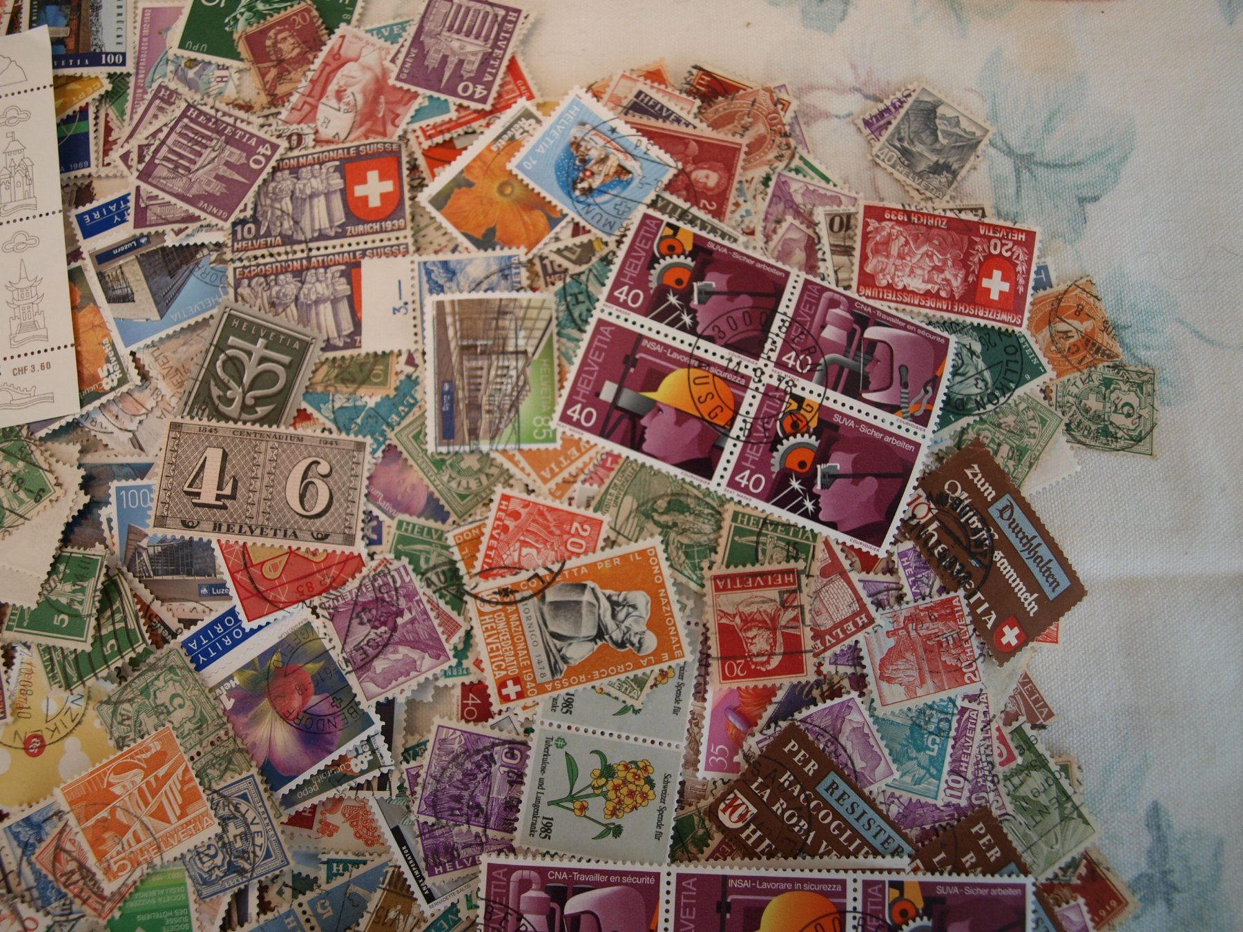 Tutti i francobolli: 1000 Schweizer Briefmarken über 70g Gebraucht siehe Bilder – Usato da Aarau venduto da Marcele0 2