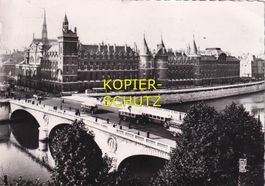 Paris - Le Pont au Change et la Conciergerie /mp
