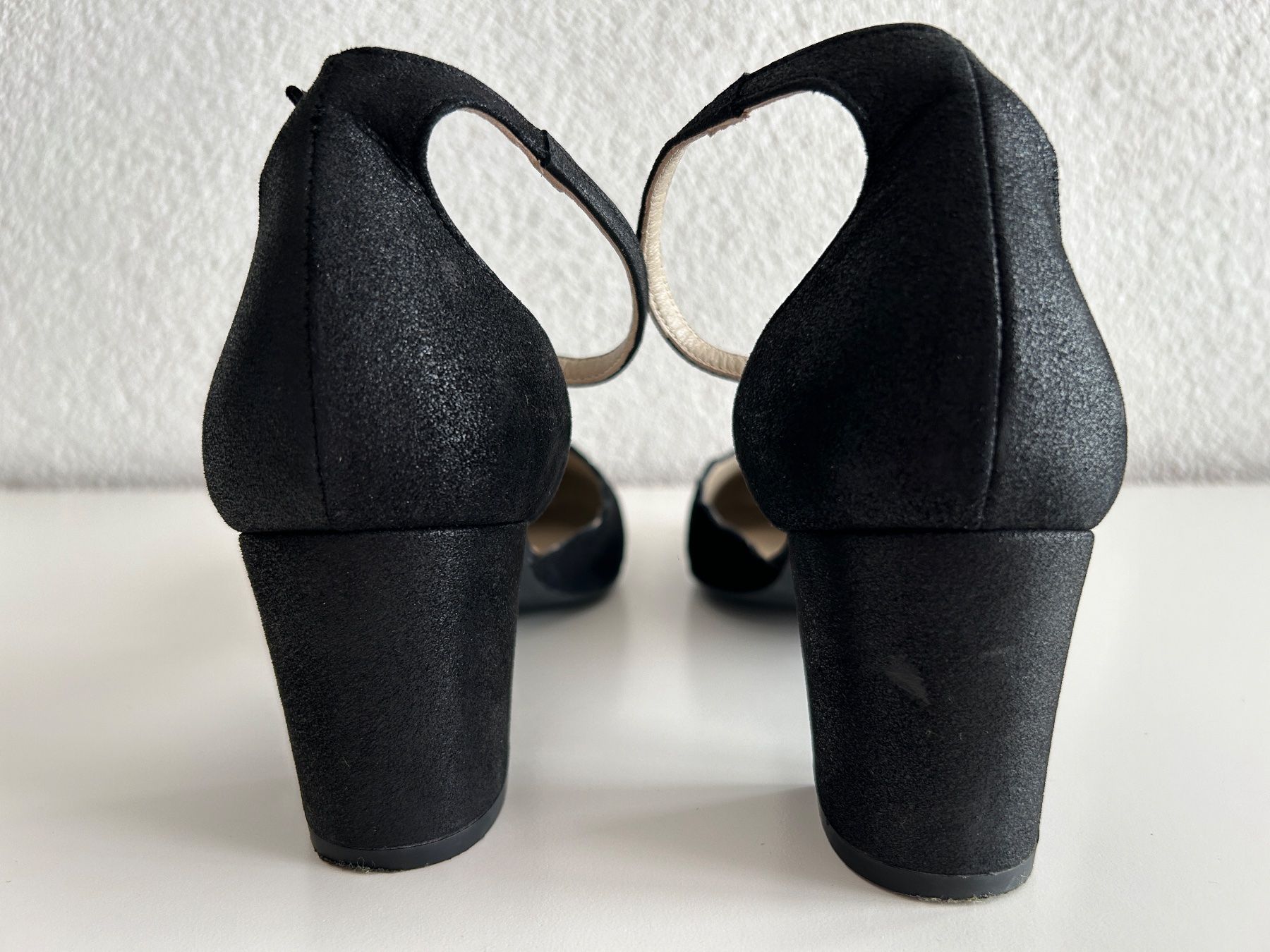 Scarpe da donna: Wildleder-Sandale von Varese, Grösse 40 – Usato da Pfäffikon ZH venduto da the4mos 2
