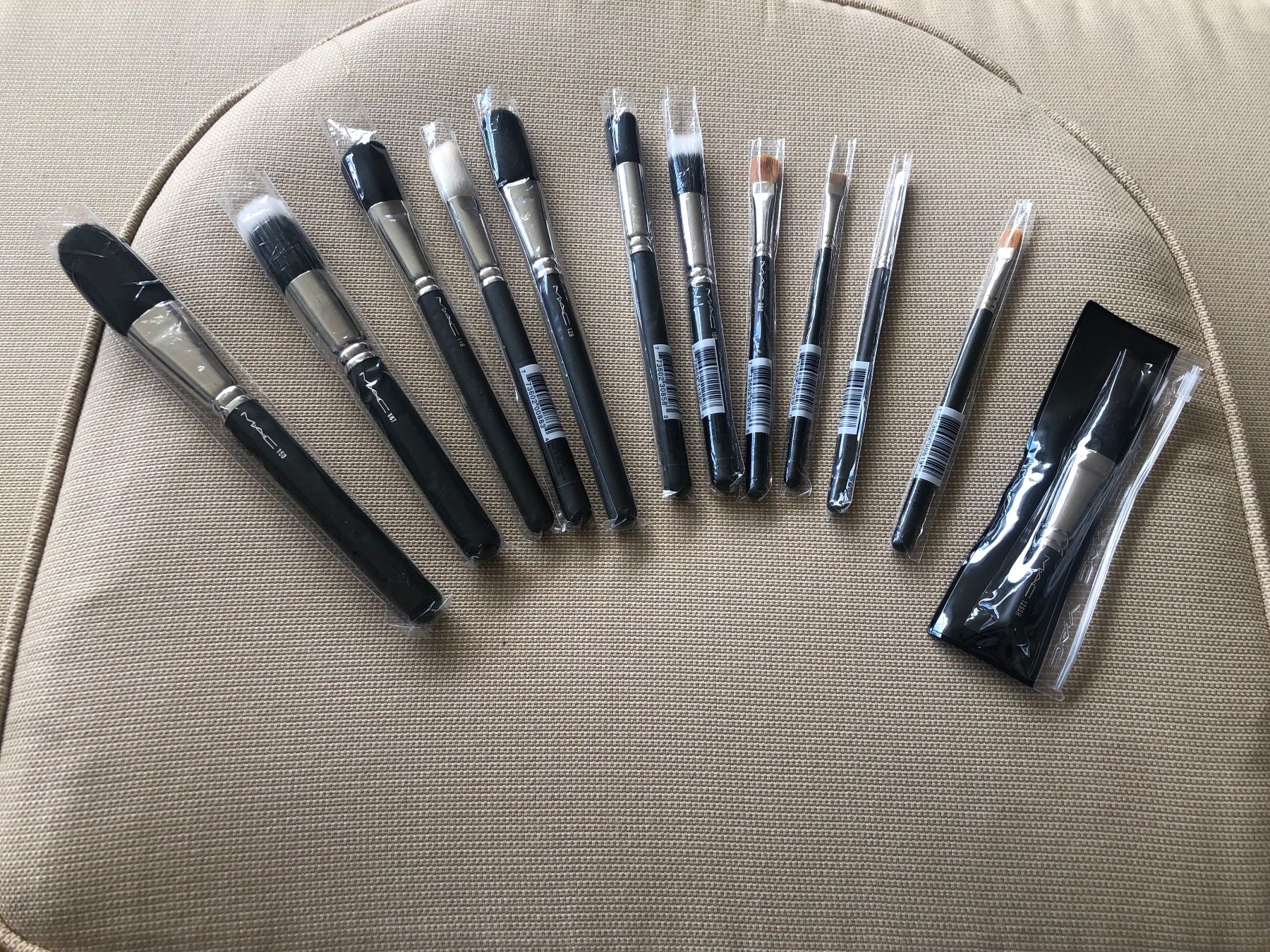 Huda Beauty Make-up: MAC Mac Makeup Pinsel set Lidschatten – Nuovo (secondo la descrizione) da Dottikon venduto da 6571 1