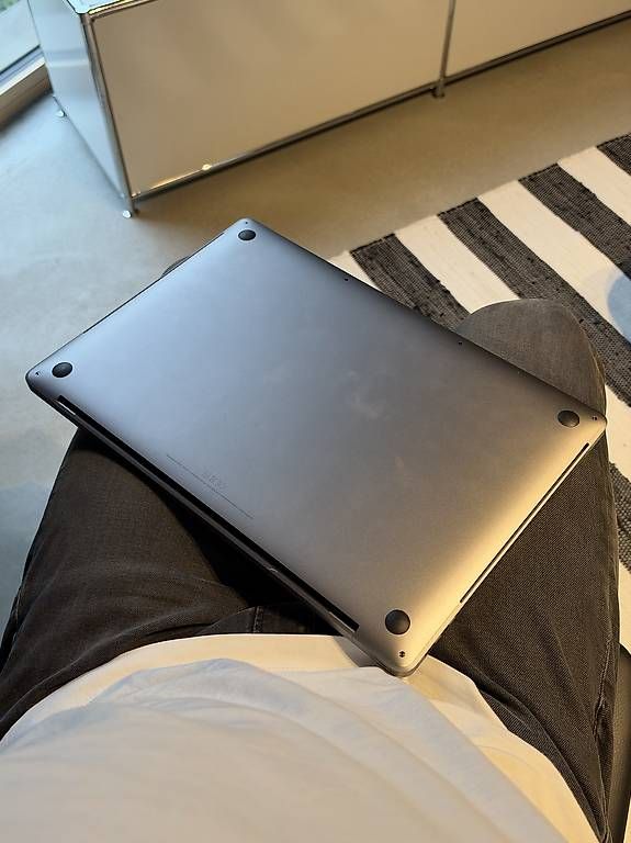 Notebook: Macbook Pro 16 / 26 mal geladen – Usato da Sirnach venduto da almostriderlf 2