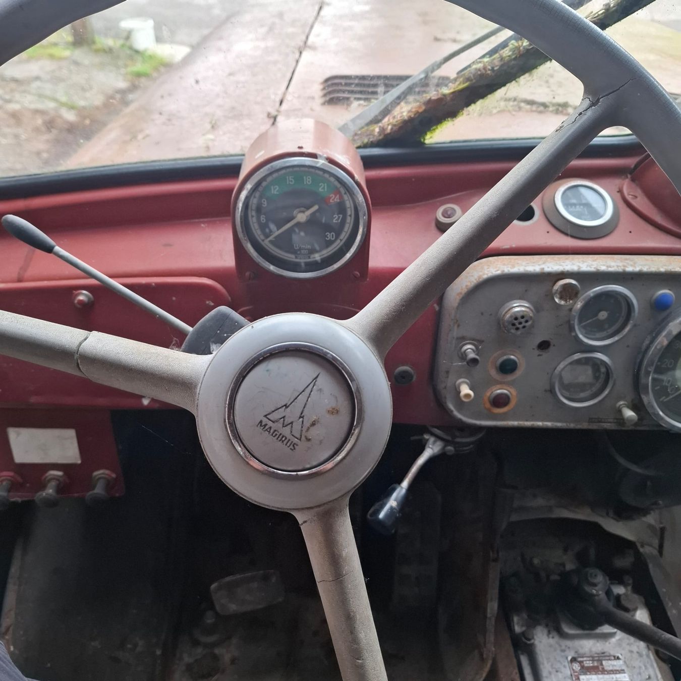 Lastwagen: Lastwagen mit Kran occasion – Gebraucht aus Wangenried von Muelliq 9