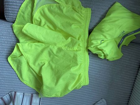 Nike Shorts und T-Shirt