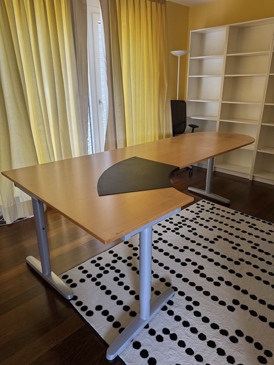 Scrivanie: Grosser Schreibtisch, guter Zustand, muss schnell weg! – Usato da Rechthalten venduto da nai_6hfr