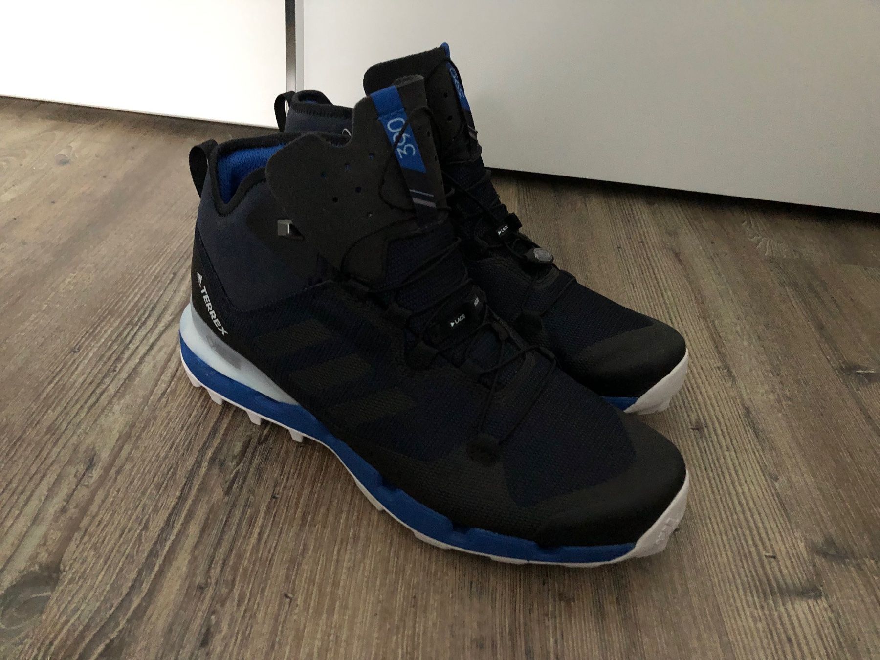 Adidas Scarpe da uomo: ADIDAS TERREX FAST MID GTX Wanderschuhe – Nuovo e nell'imballaggio originale da Mülenen venduto da CreativeSolutions