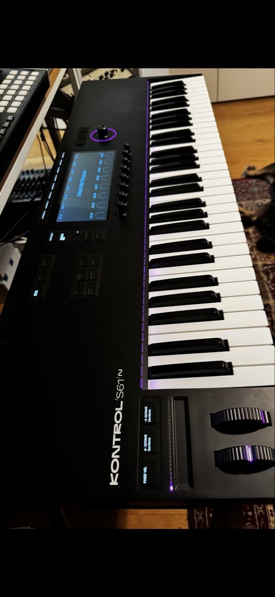 Native Instruments Musikinstrumente: Native Instruments Kontrol S61 MK3 – Gebraucht aus Zürich von 1cut2 3