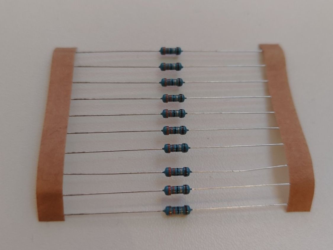 Componenti elettronici: Widerstand 33 Ohm ¼W 1% (10er Pack) – Nuovo (secondo la descrizione) da Liestal venduto da Kratzilla