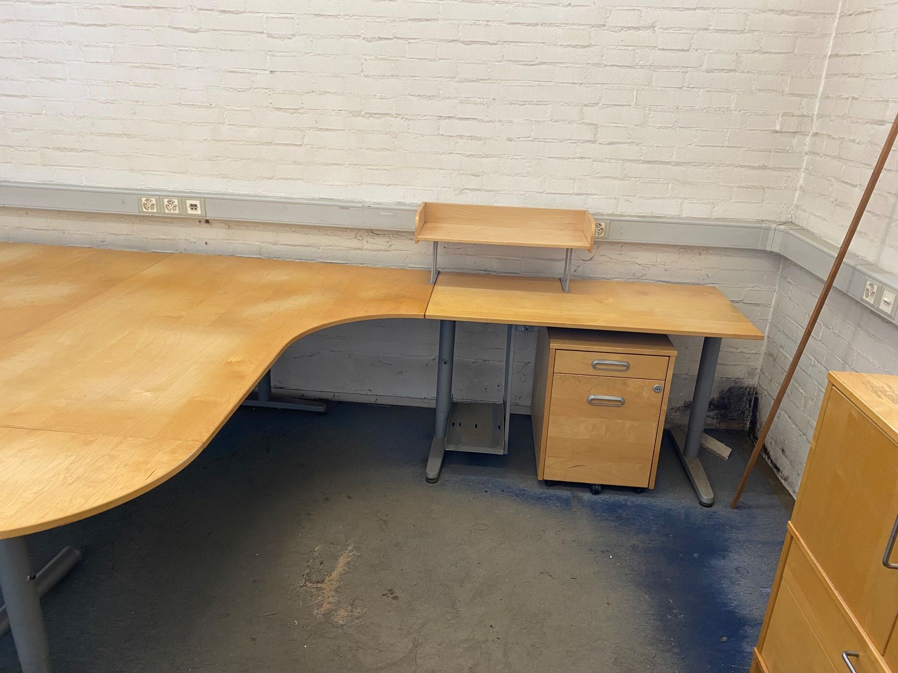 Tischset: Büromöbel zwei Arbeitsplätze – Gebraucht aus Döttingen von Alfi61 1