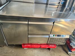 Gastronomie Chromstahl Tisch mit Kühlschrank