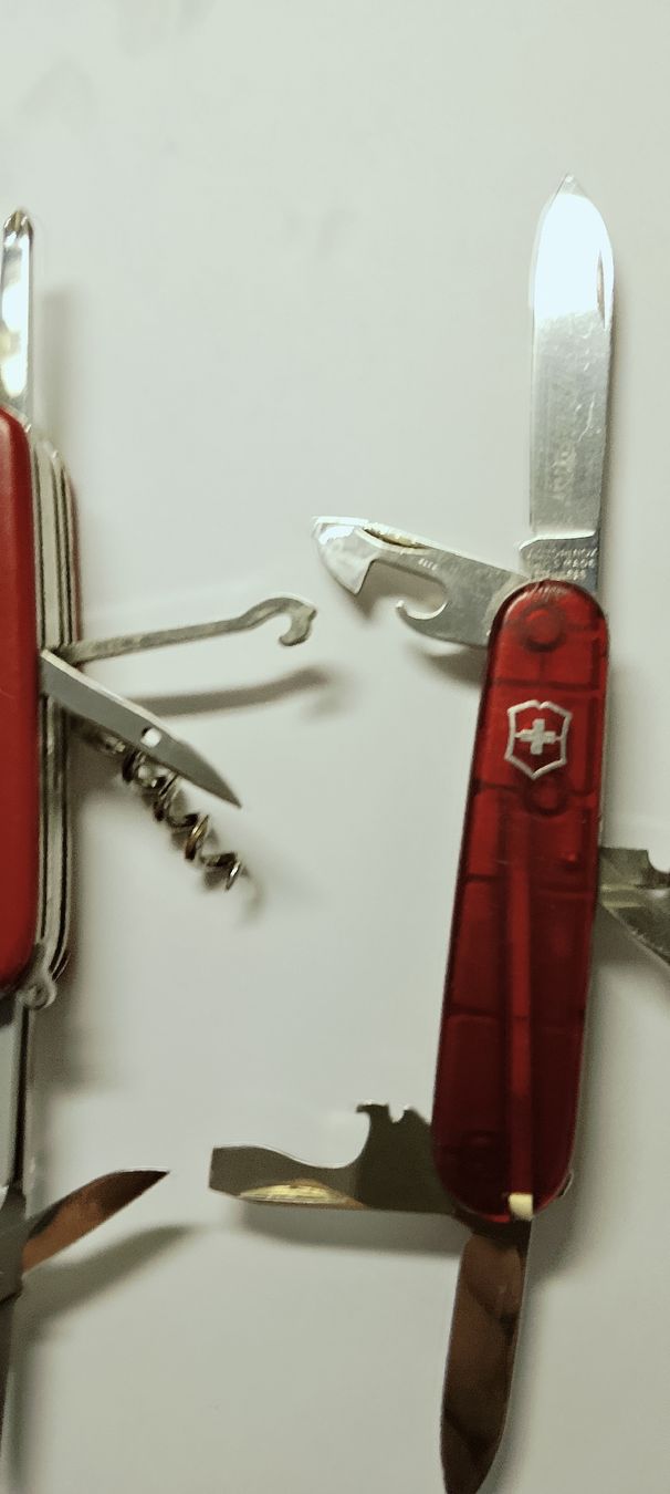 Victorinox Taschenmesser: 4x Victorinox Sackmesser verschiedene  – Gebraucht aus Biel/Bienne von Vintage-timearts 3