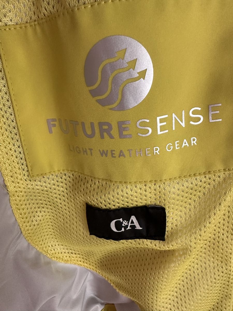 Giacche: C&A Yellow Waterproof Jacket- Perfect for Rain! – Usato da Gümligen venduto da aig_7jjx 3