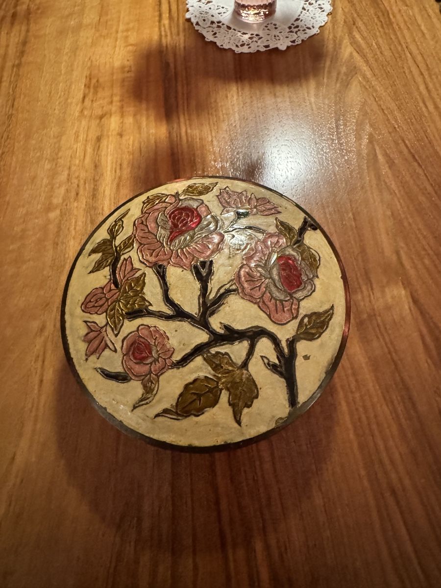 Tutte le decorazioni: Antike cloisonné Deckeldose messing emaille – Usato da Gipf-Oberfrick venduto da Iberico 2