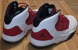 Jordan Max Aura 1 (White/Gym Red/Black)