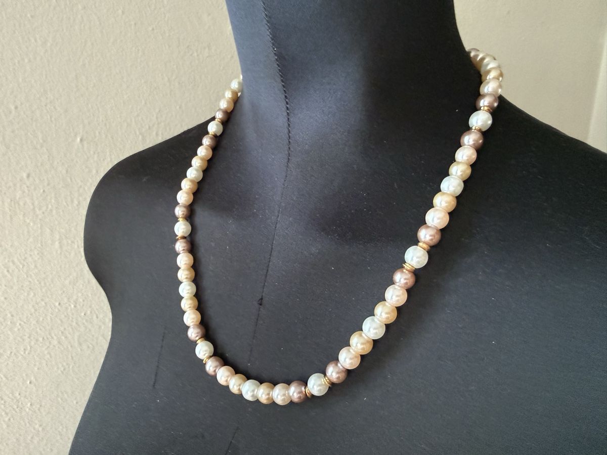 Catenine: Vintage Cremefarbene und rosa Perlenkette – Usato da Lamone venduto da LaCantinaMagica 3